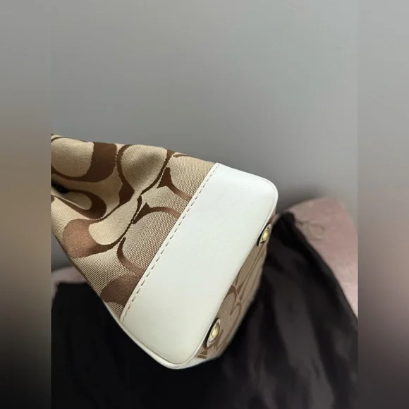 Coach Hampton Shoulder Bag - Picture 7 of 9